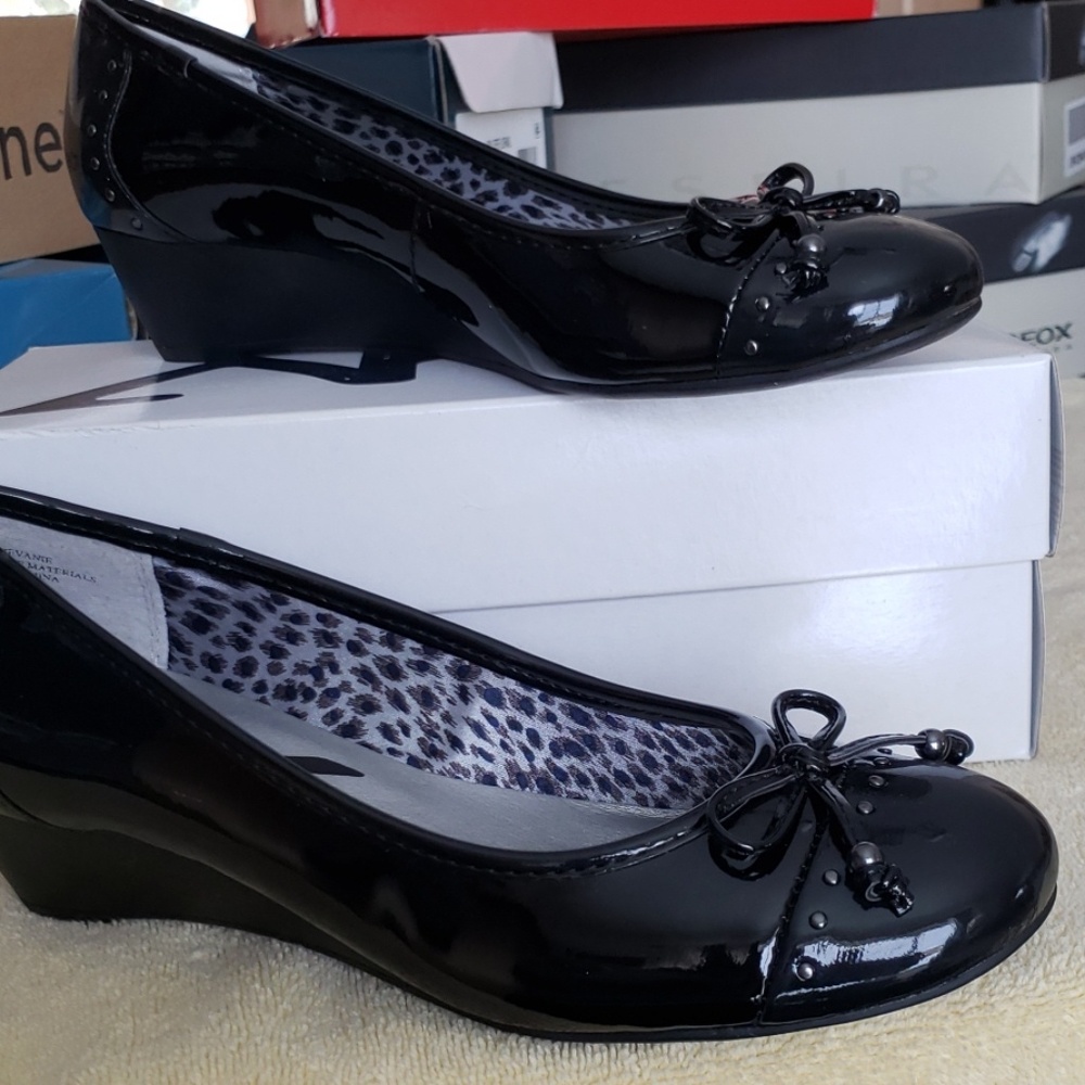 Anne Klein Small Heel Wedge Black Patent